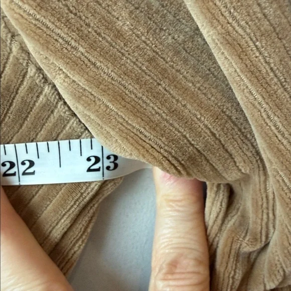 Nike Cropped Corduroy Velour 1/4 Zip Sweatshirt Tan - Picture 5 of 6